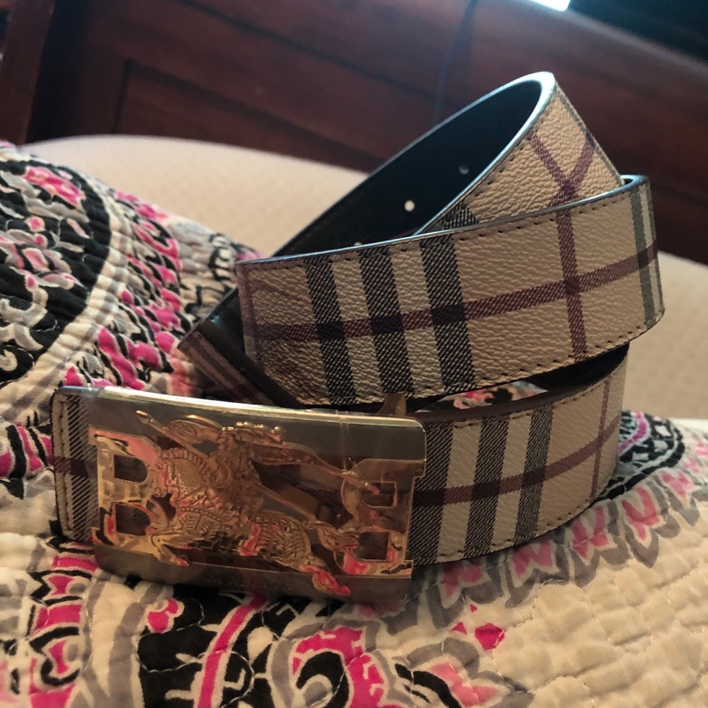 SZ46/115)Burberry belt/100$